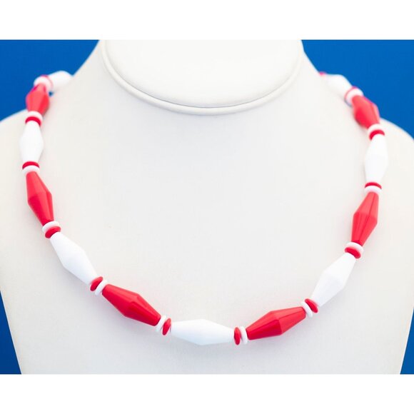 Vintage Red & White Beaded Necklace by Avon- 28 inch - N15 - Picture 3 of 4